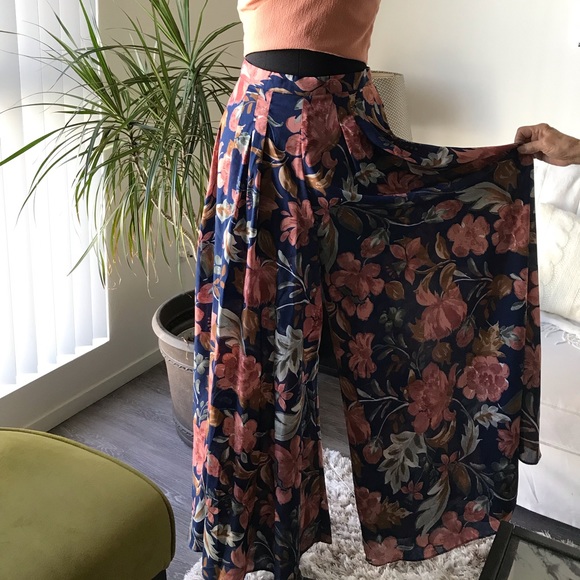 🌼Pretty Summer Party Outfit 🌼 - Picture 2 of 8